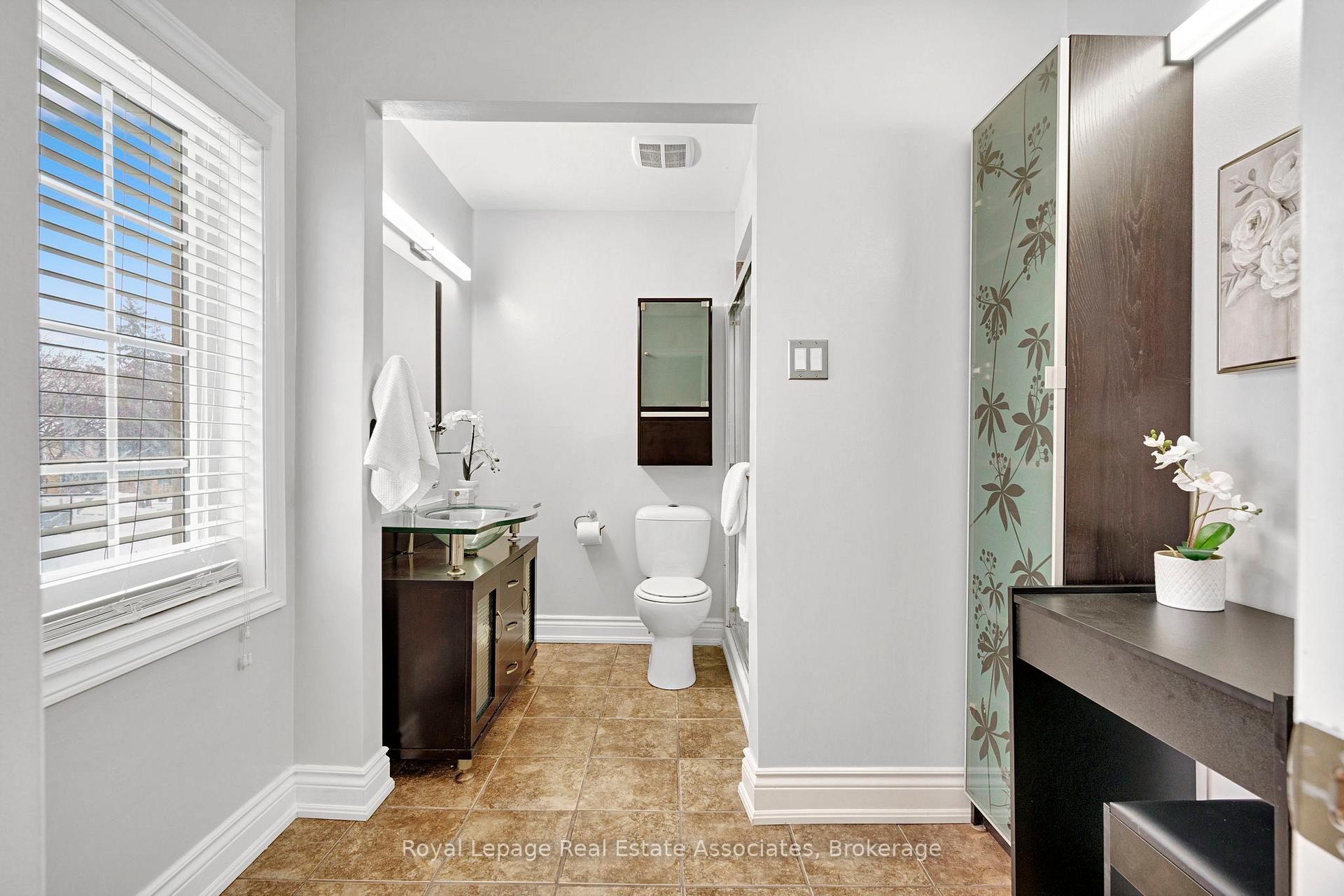 Photo 18 of 23 Madrid Crescent, Brampton, Central Park — HOMEH