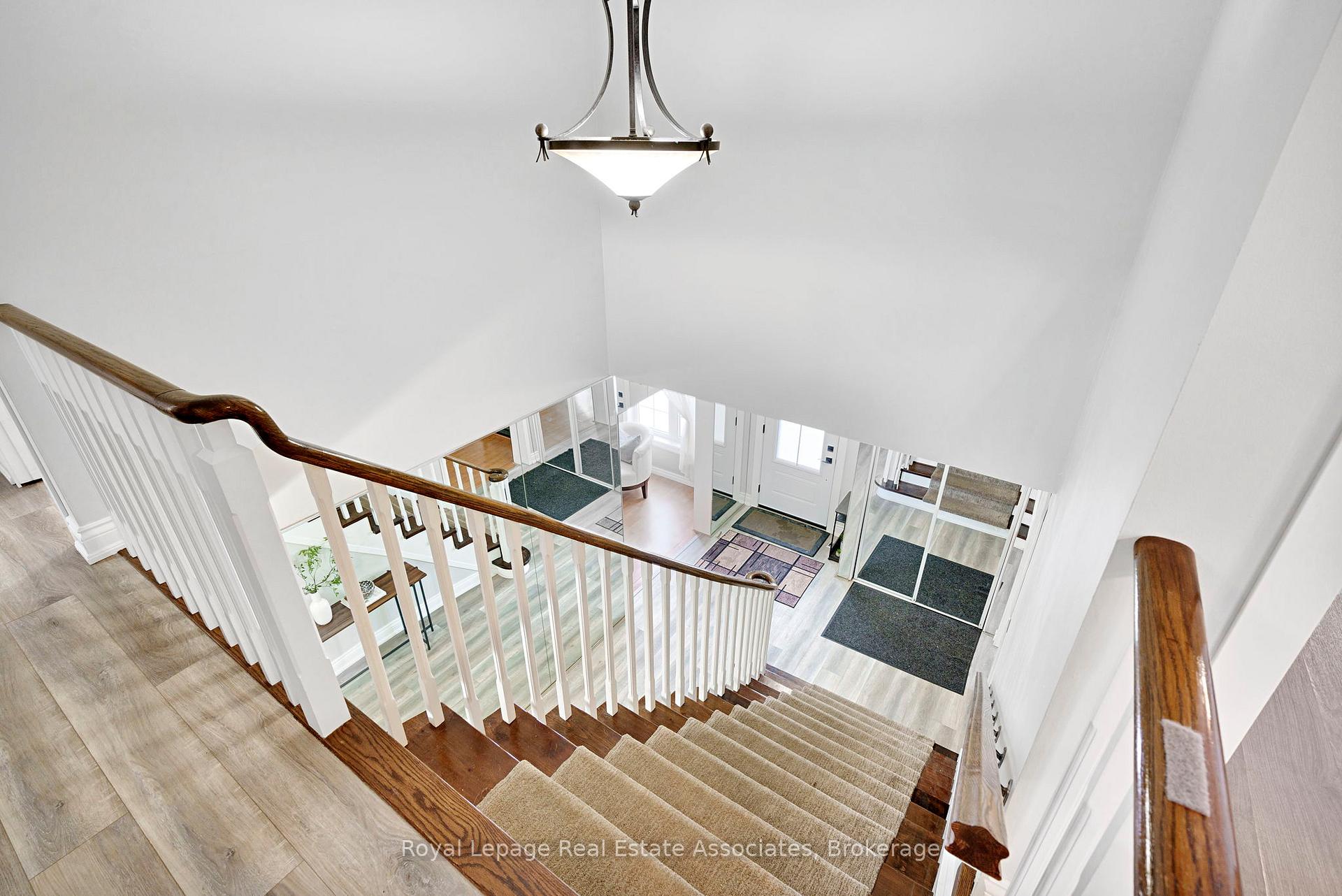 Photo 22 of 23 Madrid Crescent, Brampton, Central Park — HOMEH