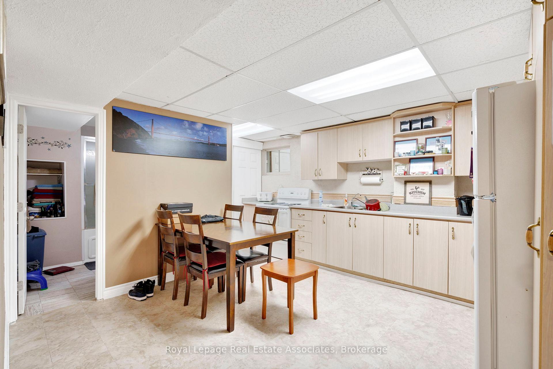 Photo 31 of 23 Madrid Crescent, Brampton, Central Park — HOMEH