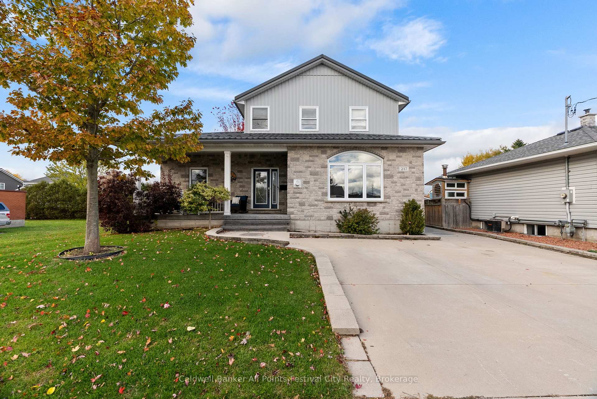 Photo 2 of 217 Britannia Road E, Goderich, Goderich (Town) — HOMEH