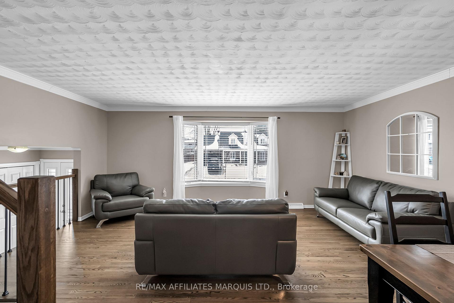 Photo 6 of 1933 Belvedere Crescent, Cornwall — HOMEH