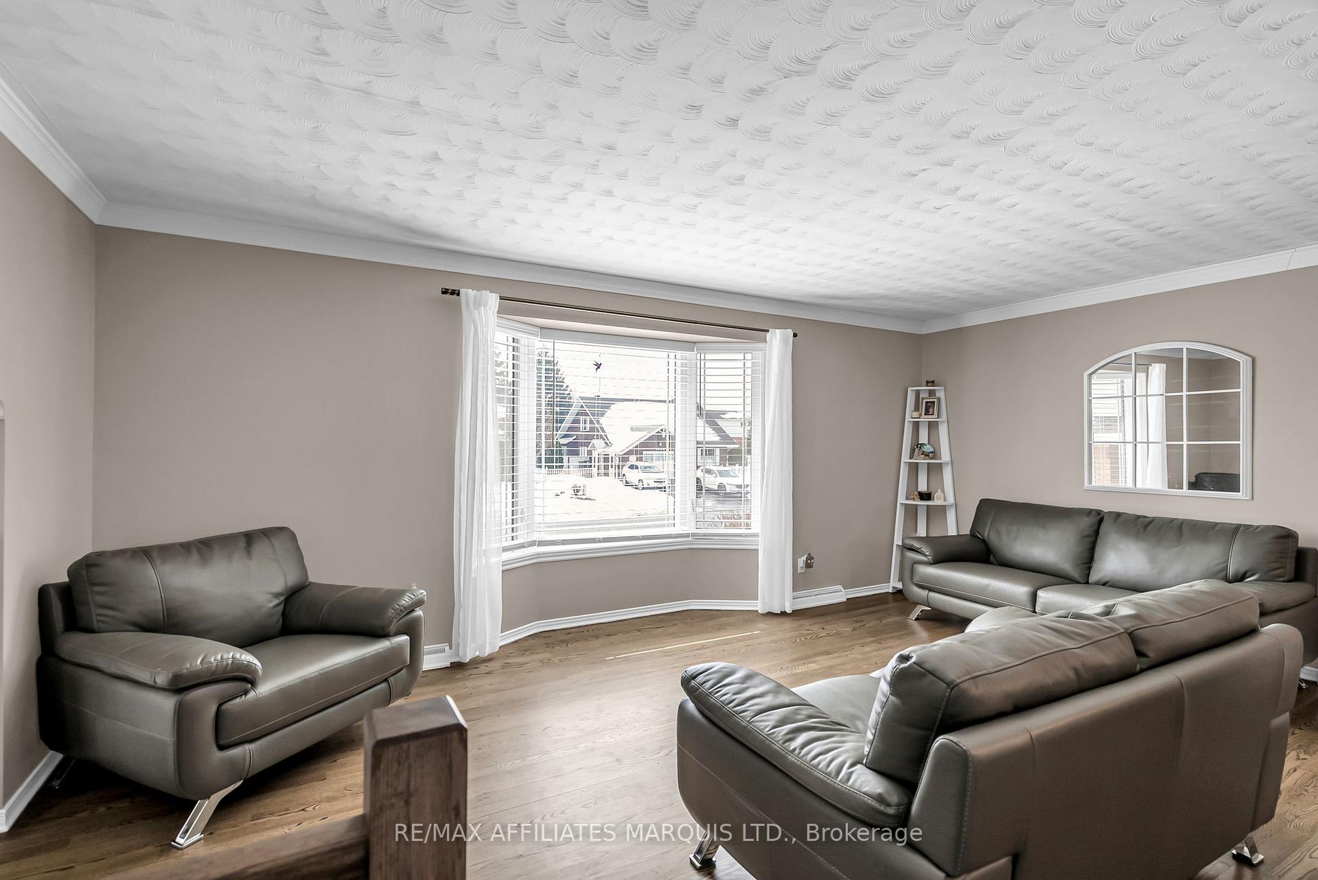 Photo 7 of 1933 Belvedere Crescent, Cornwall — HOMEH