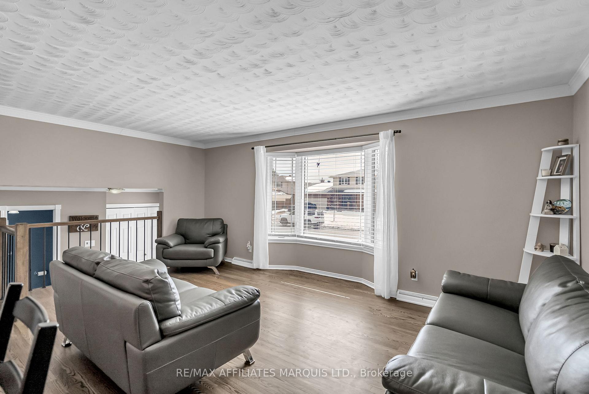 Photo 8 of 1933 Belvedere Crescent, Cornwall — HOMEH