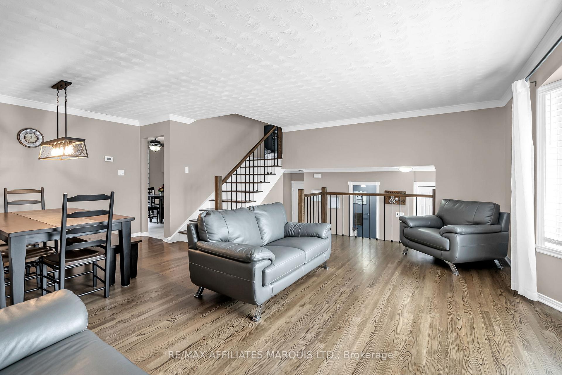 Photo 10 of 1933 Belvedere Crescent, Cornwall — HOMEH
