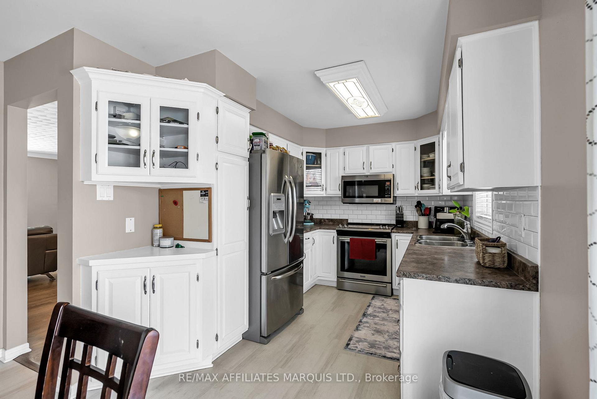 Photo 11 of 1933 Belvedere Crescent, Cornwall — HOMEH