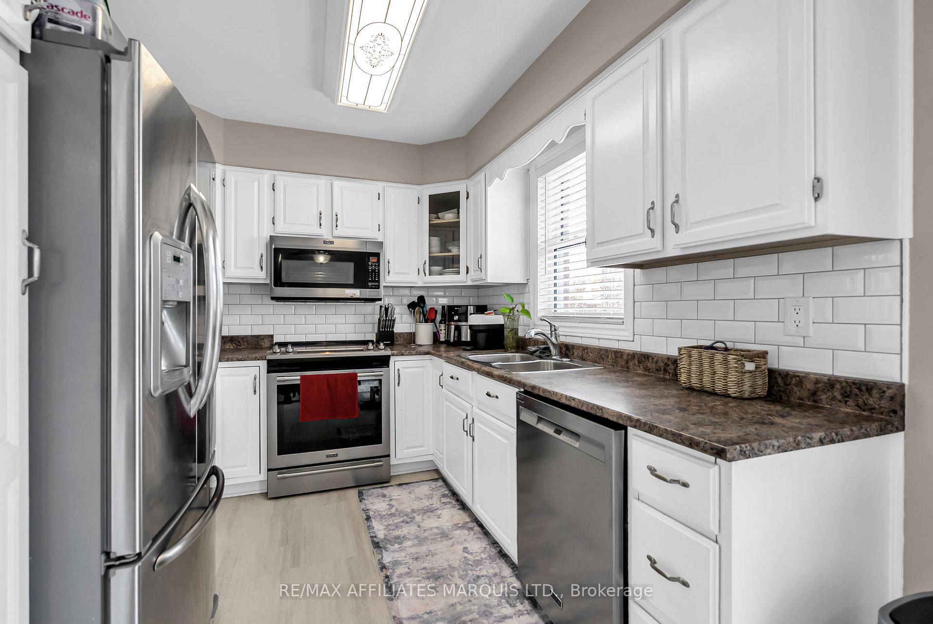 Photo 12 of 1933 Belvedere Crescent, Cornwall — HOMEH