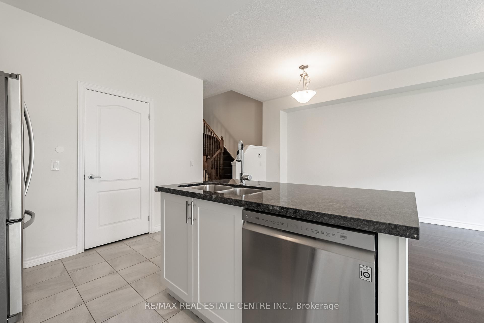 Photo 12 of 391 Athabasca Common, Oakville, Joshua Meadows — HOMEH