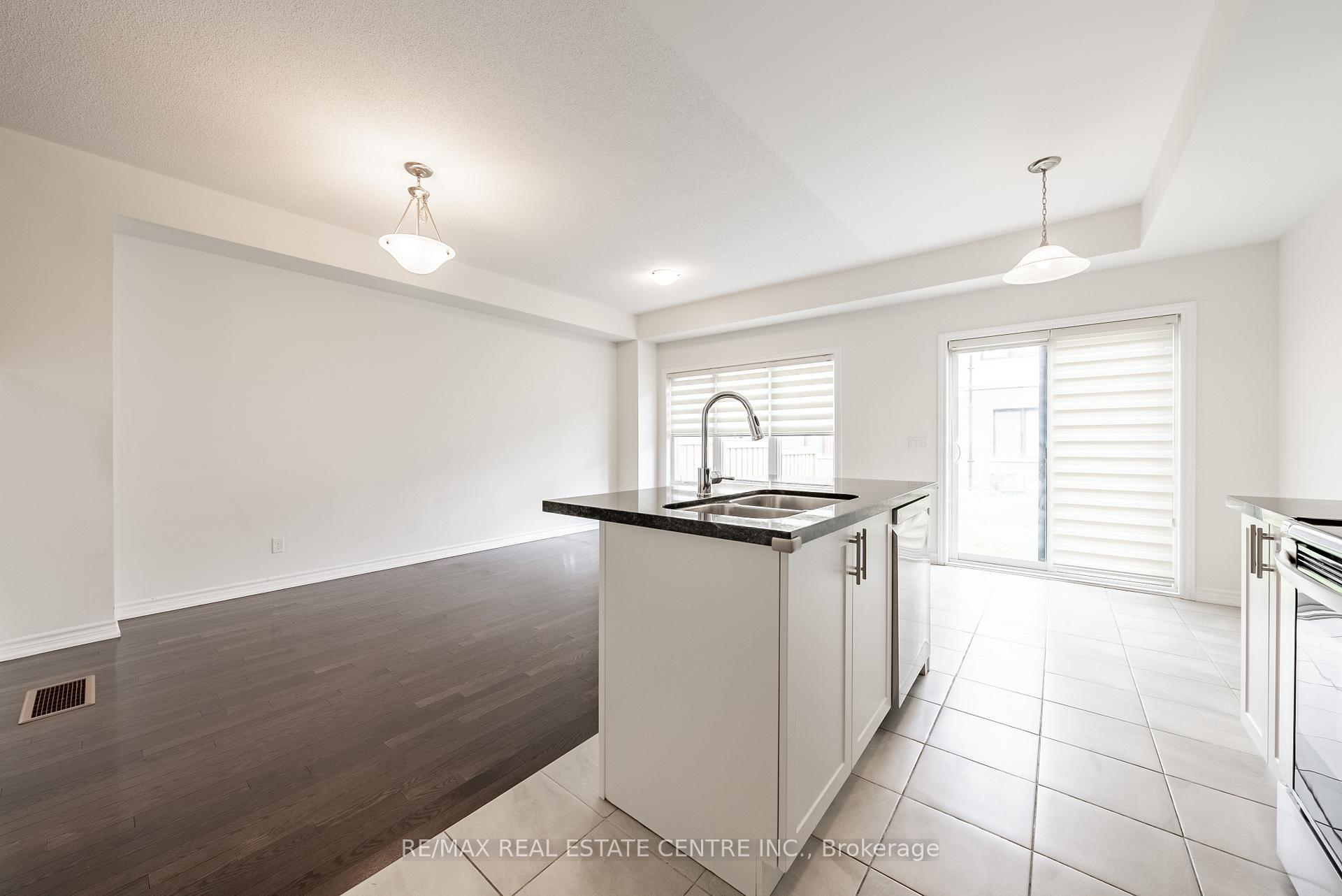 Photo 16 of 391 Athabasca Common, Oakville, Joshua Meadows — HOMEH