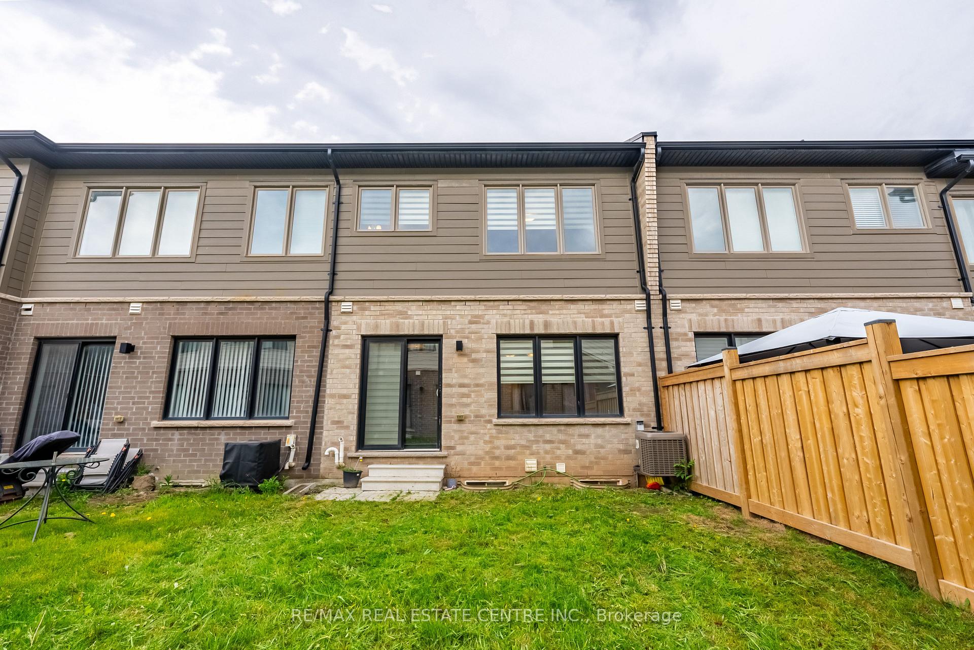 Photo 27 of 391 Athabasca Common, Oakville, Joshua Meadows — HOMEH