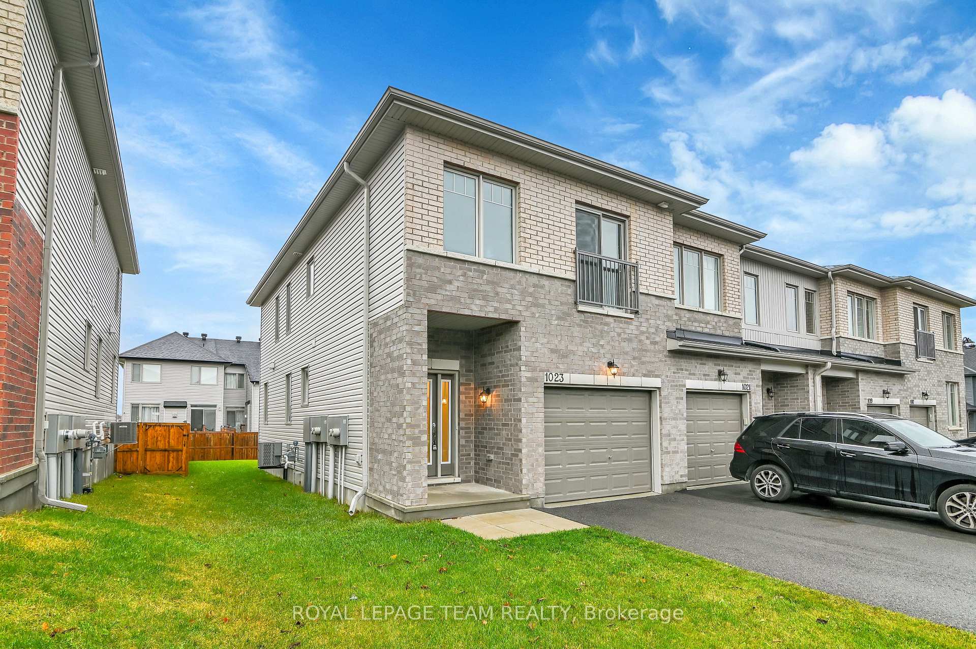 Photo 3 of 1023 Cedar Creek Drive, Ottawa, Blossom Park/Kemp Park/Findlay Creek — HOMEH