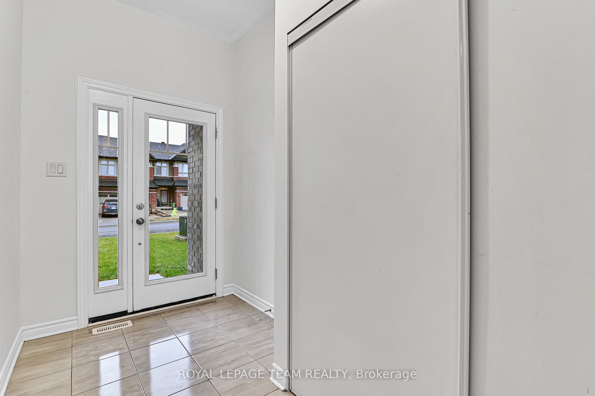 Photo 5 of 1023 Cedar Creek Drive, Ottawa, Blossom Park/Kemp Park/Findlay Creek — HOMEH