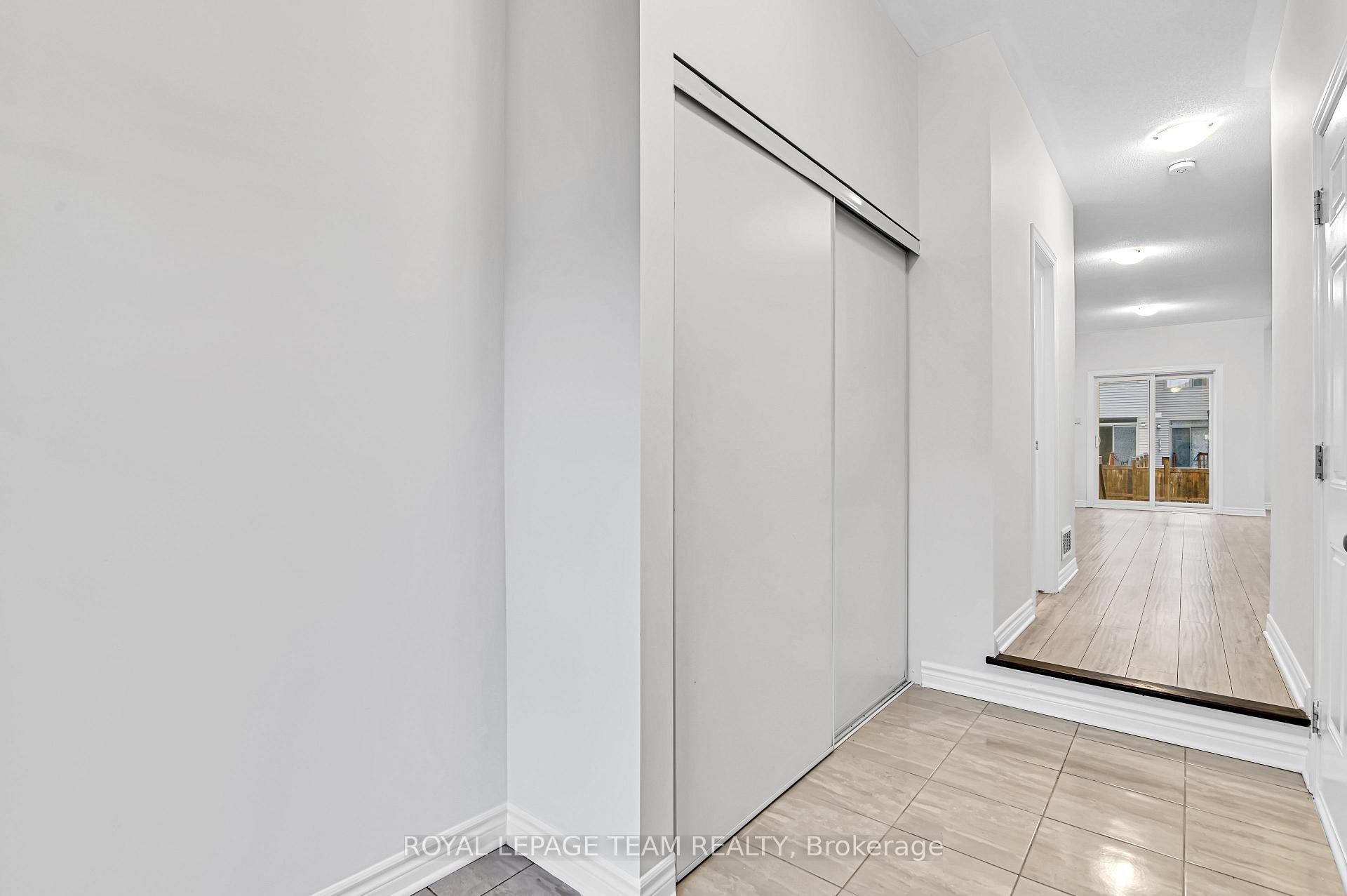 Photo 6 of 1023 Cedar Creek Drive, Ottawa, Blossom Park/Kemp Park/Findlay Creek — HOMEH