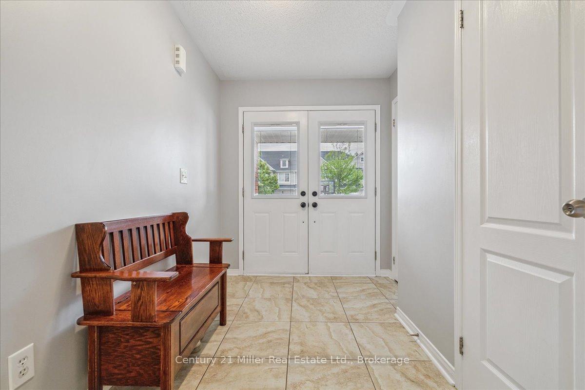 Photo 9 of 4810 Capri Crescent, Burlington, Alton — HOMEH
