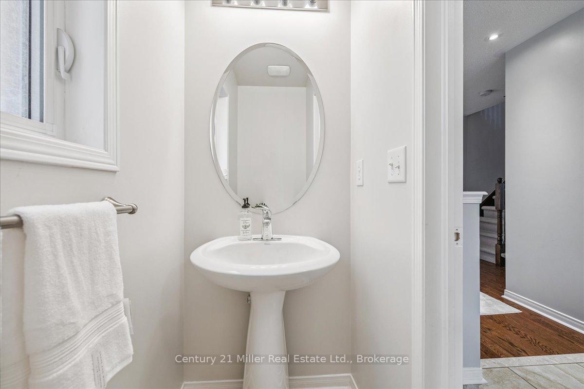 Photo 33 of 4810 Capri Crescent, Burlington, Alton — HOMEH