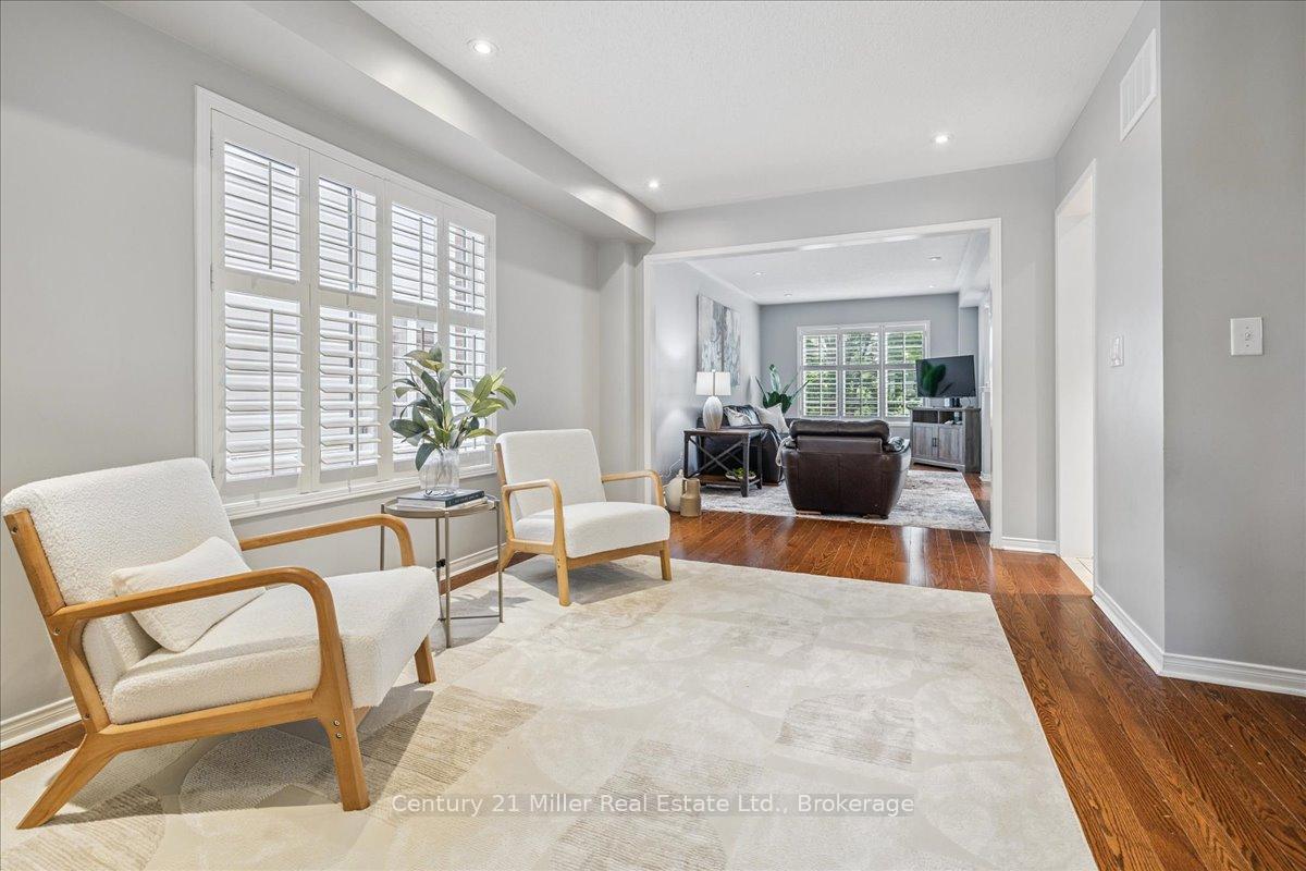 Photo 3 of 4810 Capri Crescent, Burlington, Alton — HOMEH