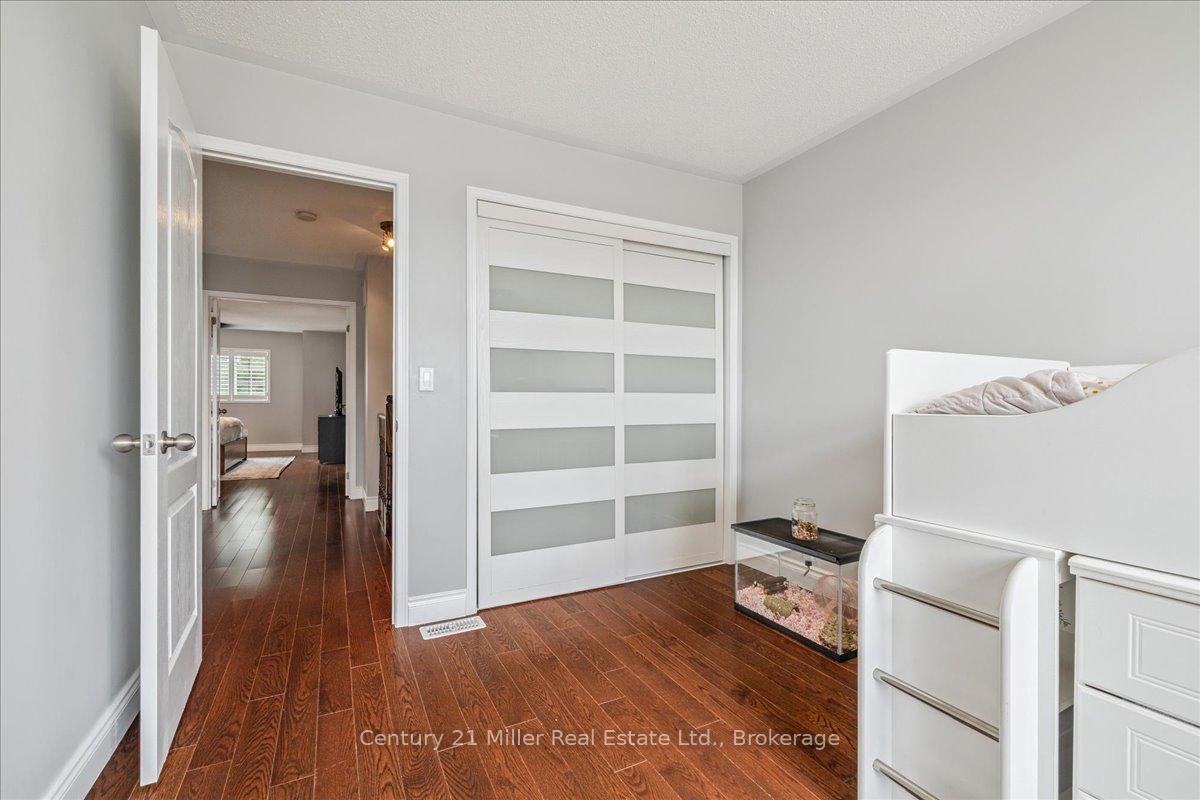 Photo 19 of 4810 Capri Crescent, Burlington, Alton — HOMEH