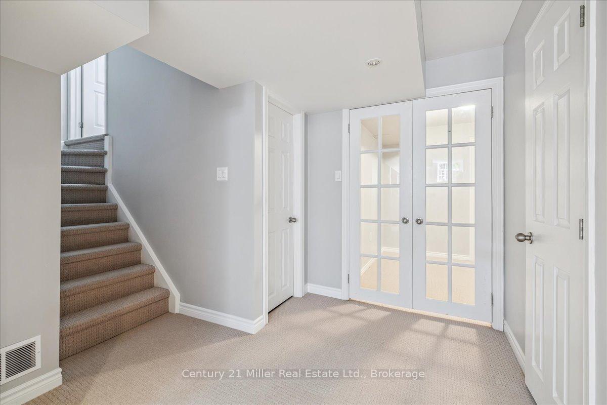Photo 26 of 4810 Capri Crescent, Burlington, Alton — HOMEH