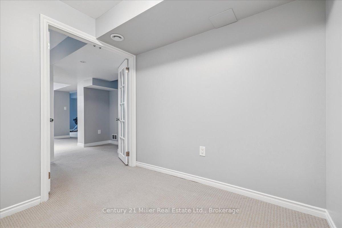 Photo 20 of 4810 Capri Crescent, Burlington, Alton — HOMEH
