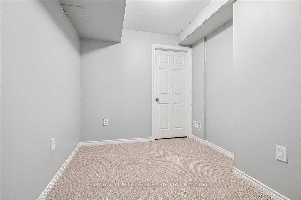 Photo 23 of 4810 Capri Crescent, Burlington, Alton — HOMEH