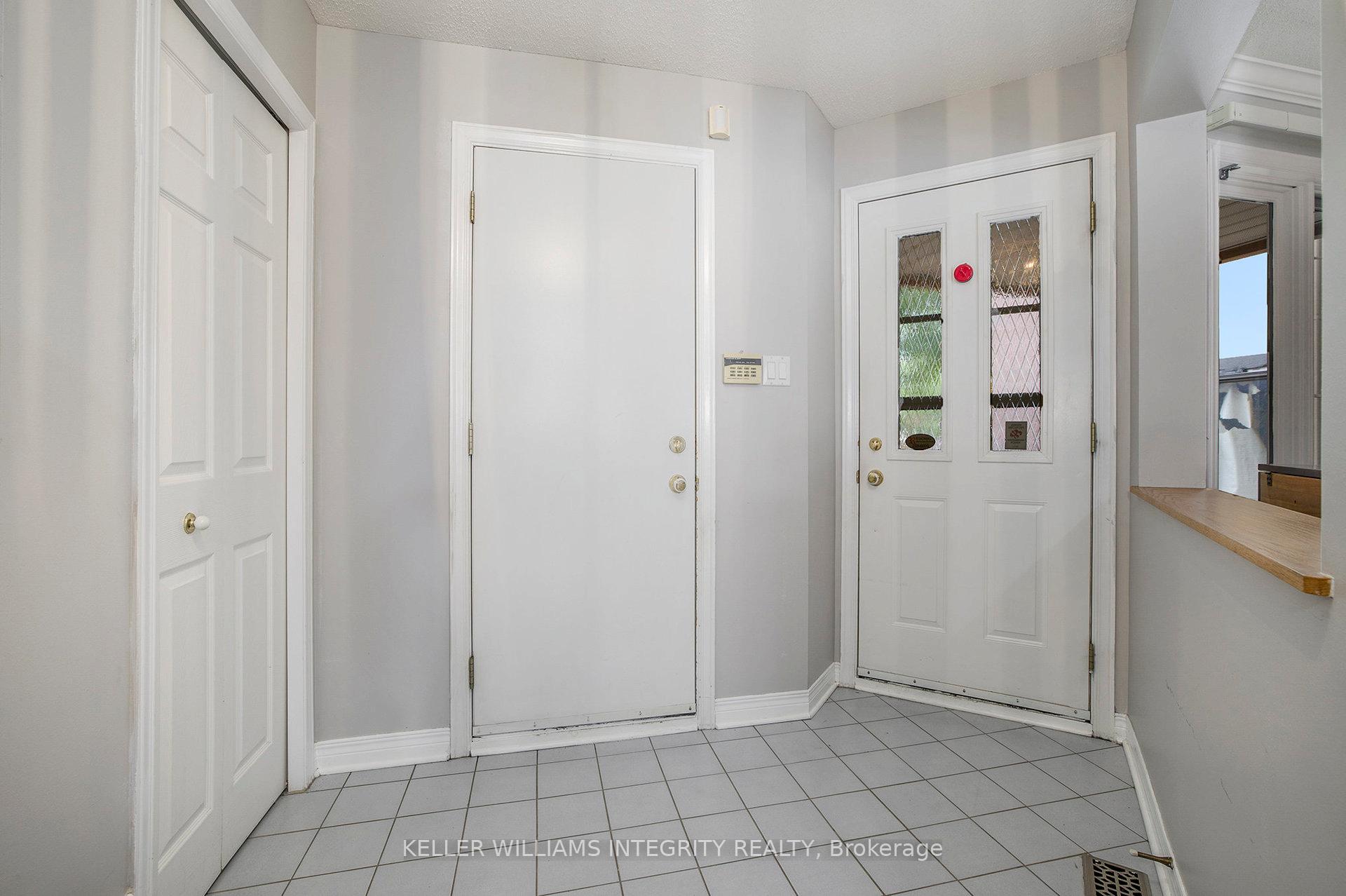 Photo 4 of 50 Grenadier Way, Ottawa, Barrhaven - Longfields — HOMEH