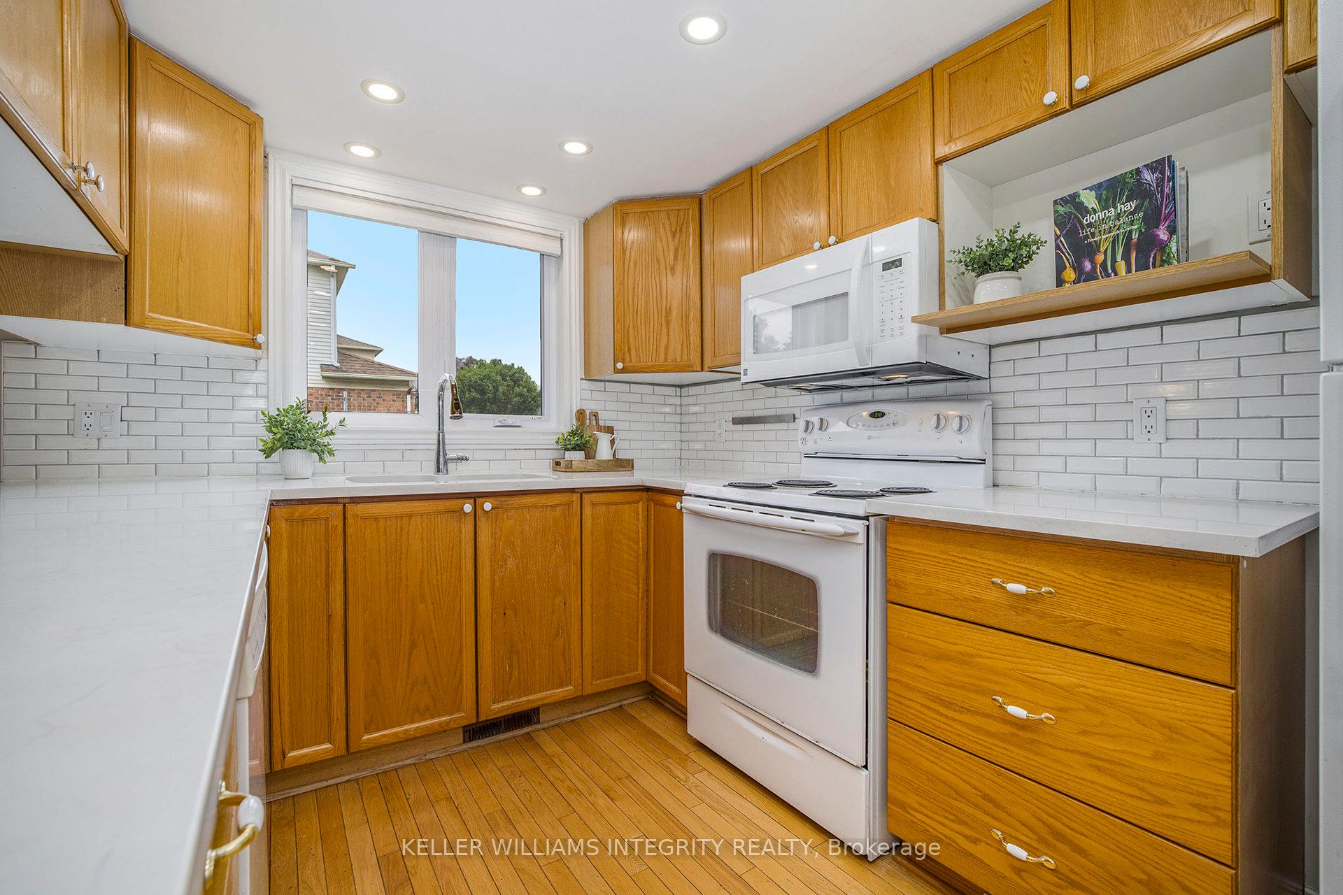 Photo 12 of 50 Grenadier Way, Ottawa, Barrhaven - Longfields — HOMEH