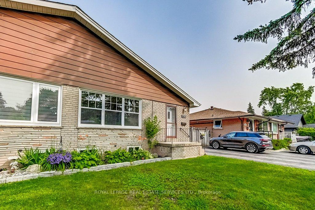 Photo 5 of 1196 Grange Road, Oakville, Falgarwood — HOMEH