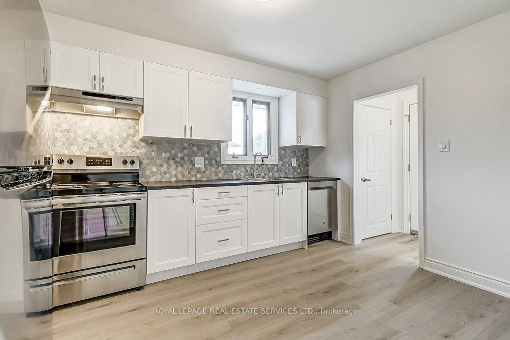 Photo 6 of 1196 Grange Road, Oakville, Falgarwood — HOMEH
