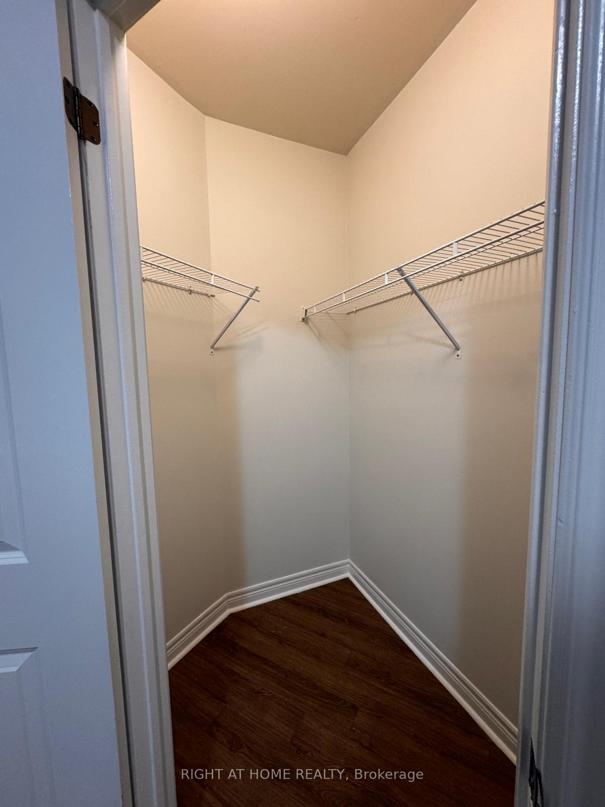 Photo 8 of Unit 520, 39 New Delhi Drive E, Markham, Cedarwood — HOMEH