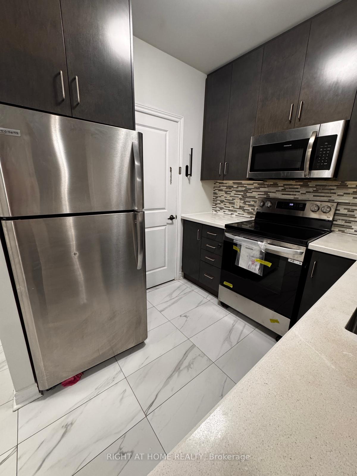 Photo 7 of Unit 520, 39 New Delhi Drive E, Markham, Cedarwood — HOMEH