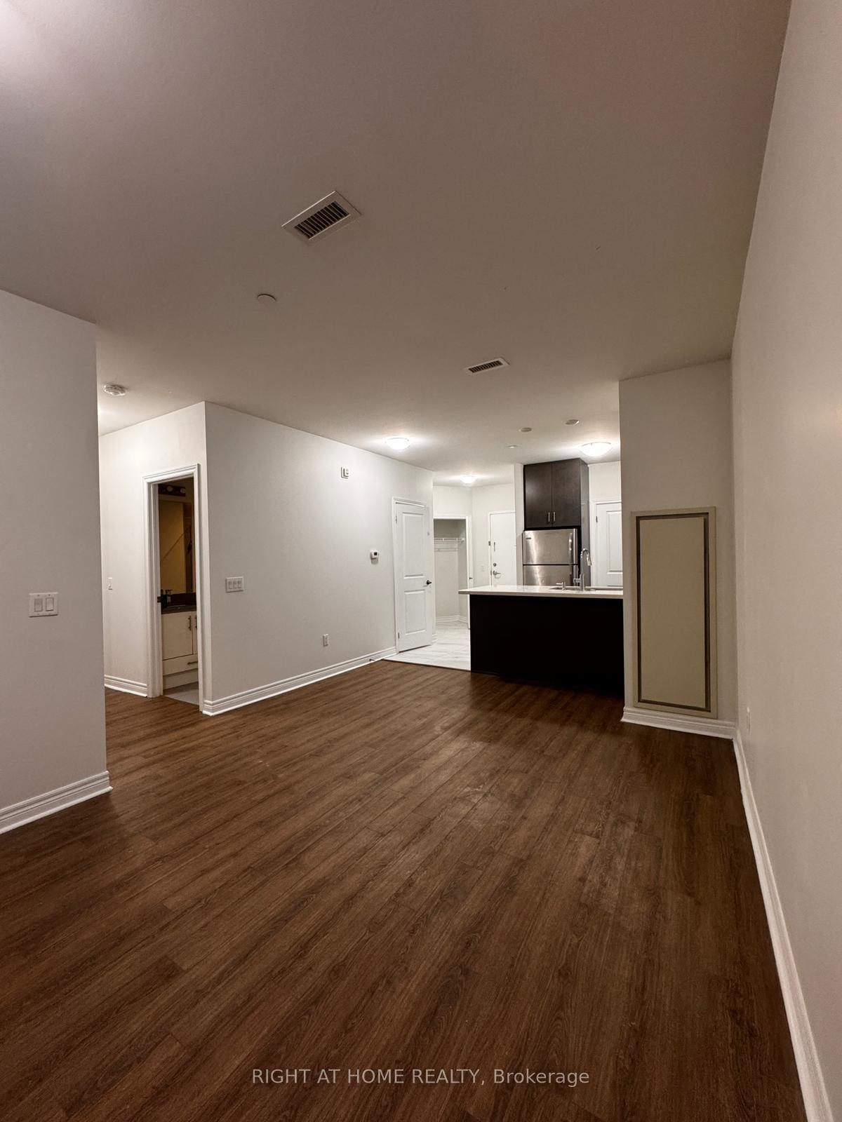 Photo 5 of Unit 520, 39 New Delhi Drive E, Markham, Cedarwood — HOMEH