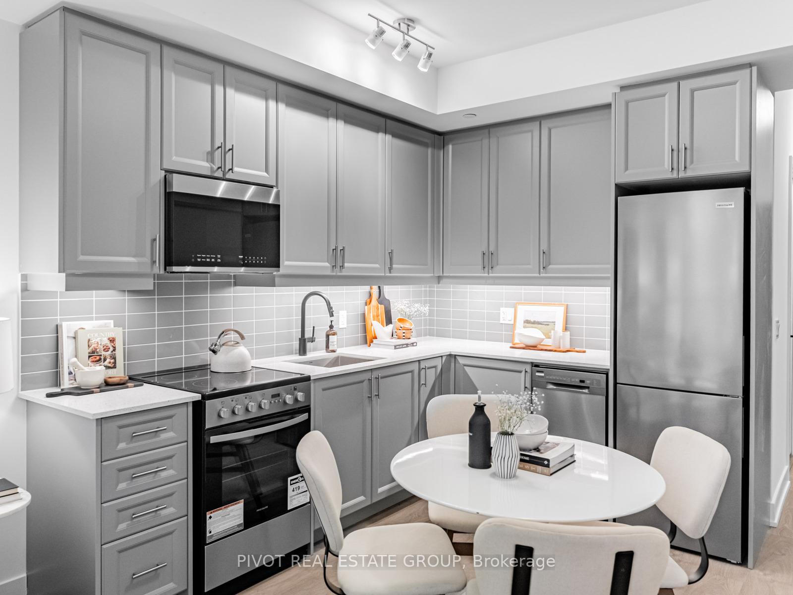 Photo 4 of Unit 301, 2333 Khalsa Gate, Oakville, Westmount — HOMEH
