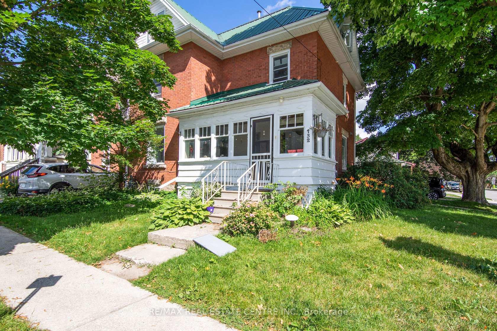 Photo 2 of 132 First Avenue E, Shelburne — HOMEH