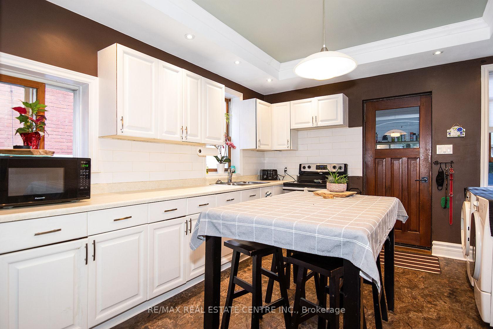 Photo 11 of 132 First Avenue E, Shelburne — HOMEH