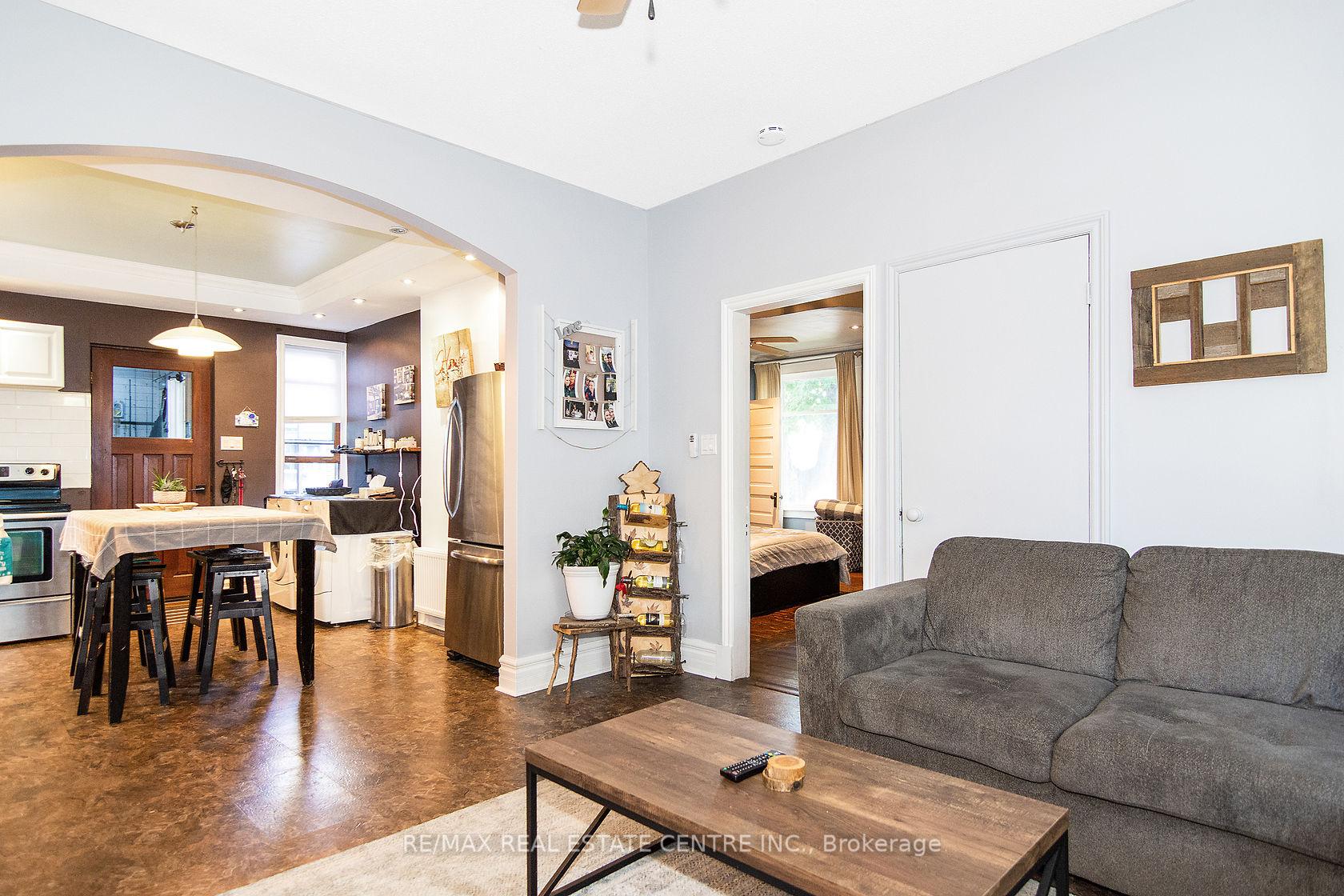 Photo 15 of 132 First Avenue E, Shelburne — HOMEH