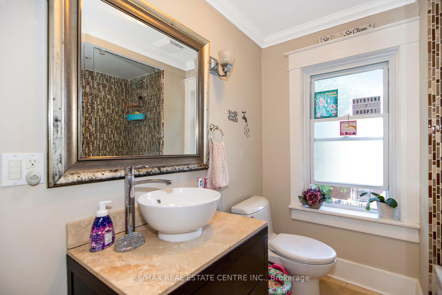 Photo 24 of 132 First Avenue E, Shelburne — HOMEH