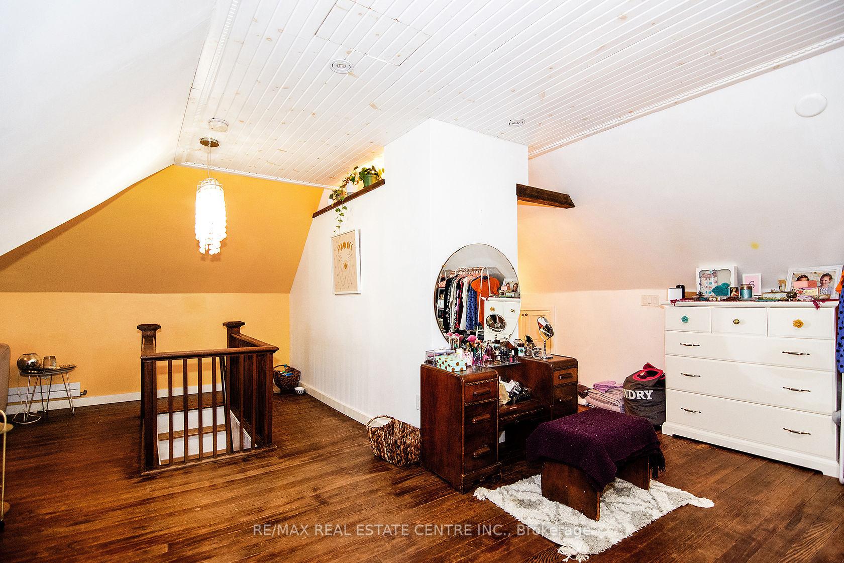 Photo 25 of 132 First Avenue E, Shelburne — HOMEH