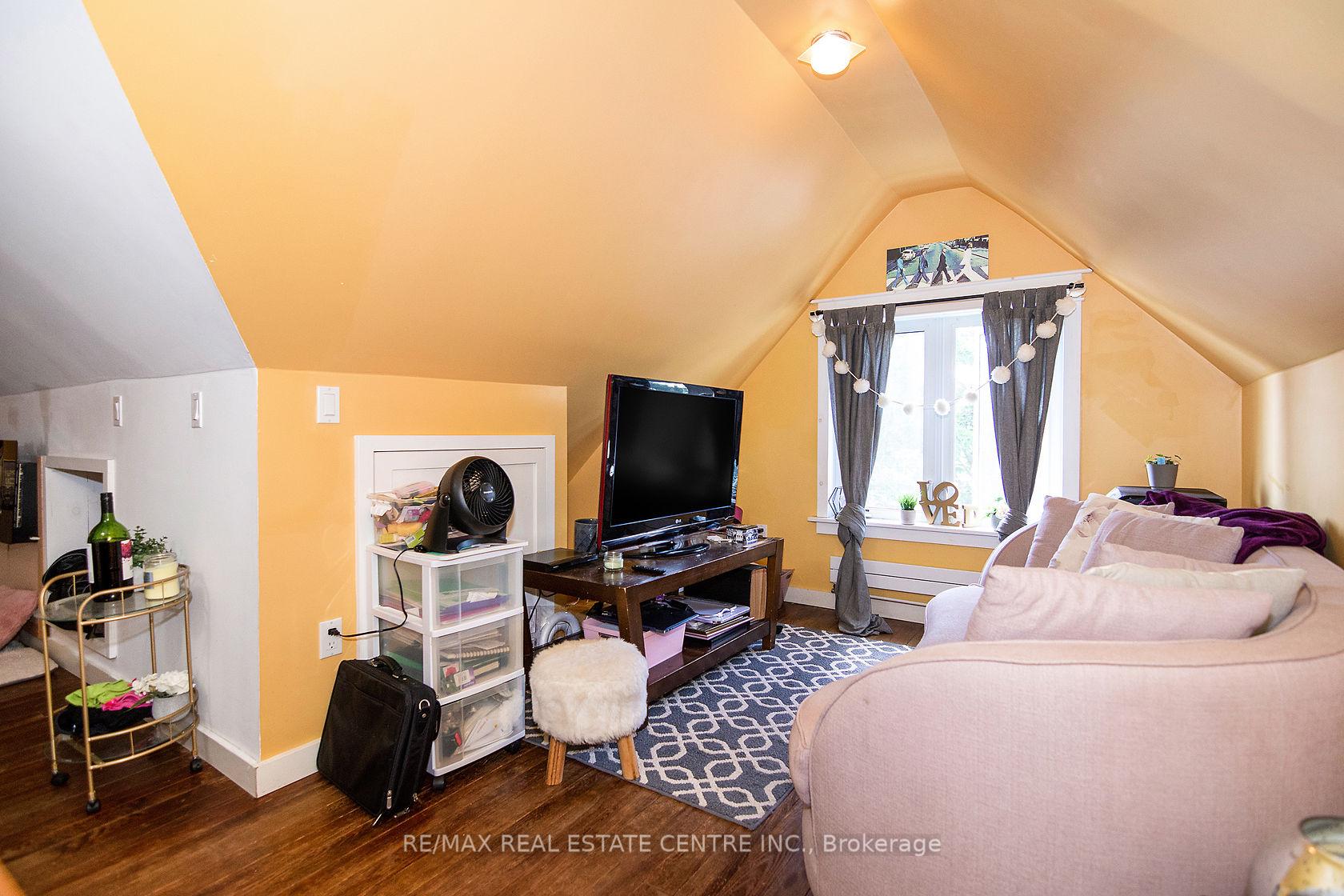 Photo 36 of 132 First Avenue E, Shelburne — HOMEH