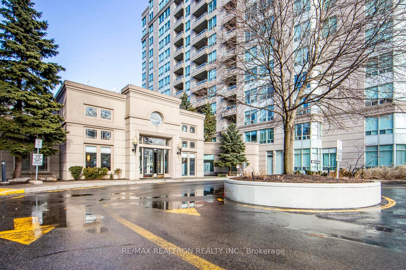 Photo 4 of Unit 708, 2 Covington Road, Toronto, Englemount-Lawrence — HOMEH