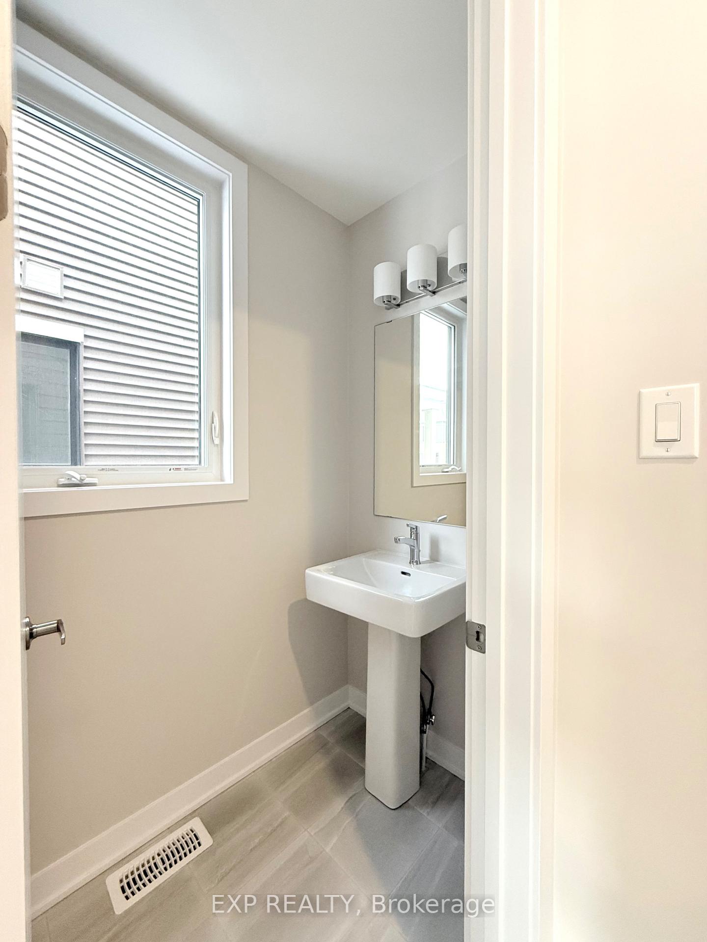 Photo 10 of 171 Conservancy Drive, Ottawa, Barrhaven - Heritage Park — HOMEH
