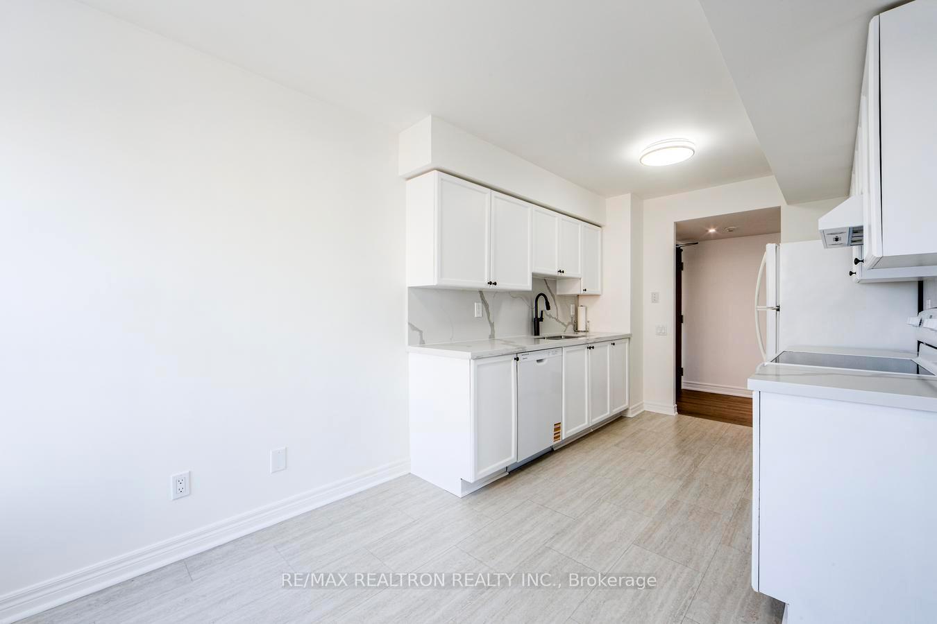 Photo 6 of Unit 708, 2 Covington Road, Toronto, Englemount-Lawrence — HOMEH