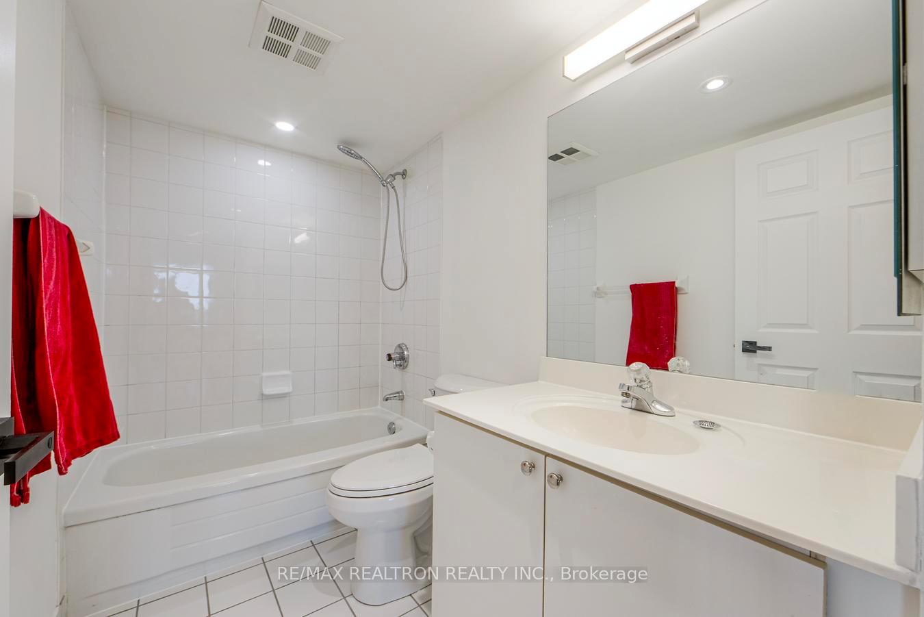 Photo 7 of Unit 708, 2 Covington Road, Toronto, Englemount-Lawrence — HOMEH