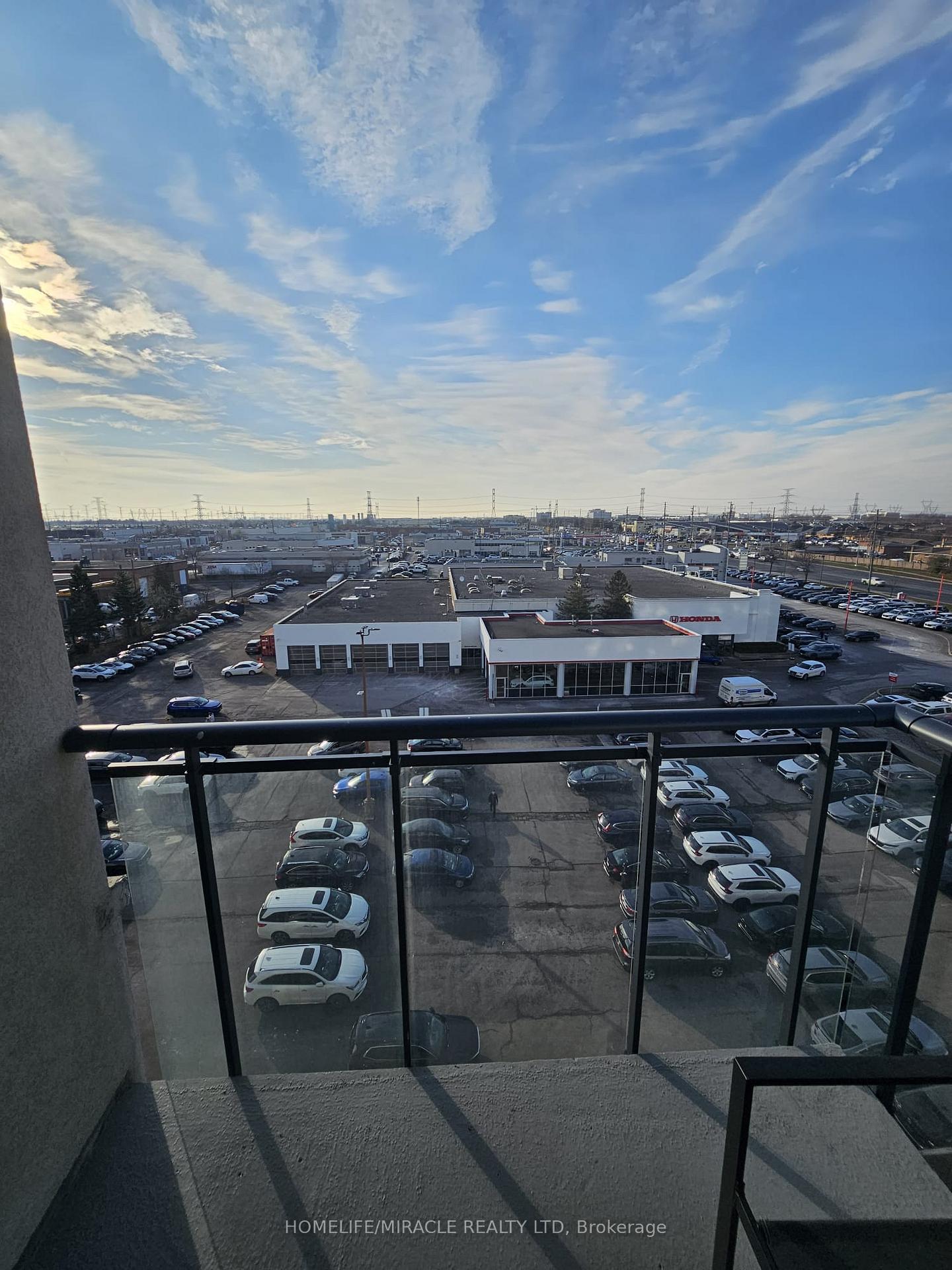 Photo 6 of Unit 603, 24 Woodstream Boulevard, Vaughan, Vaughan Grove — HOMEH