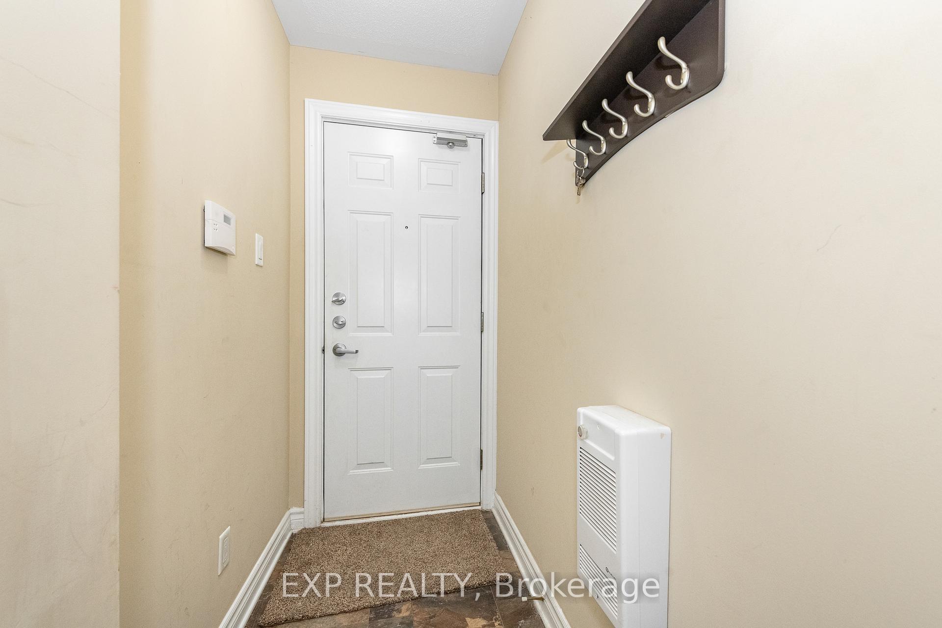 Photo 5 of Unit B, 734 Chapman Mills Drive, Ottawa, Barrhaven - Strandherd — HOMEH