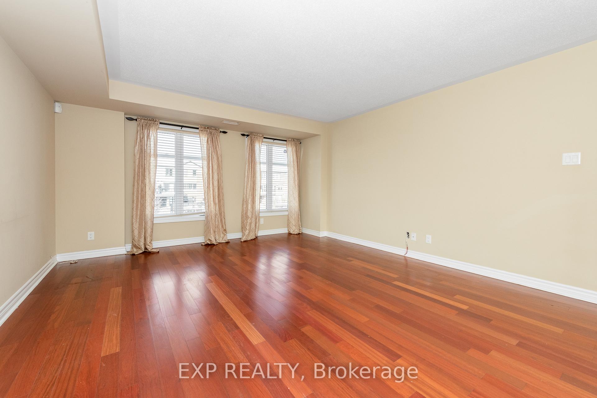Photo 6 of Unit B, 734 Chapman Mills Drive, Ottawa, Barrhaven - Strandherd — HOMEH