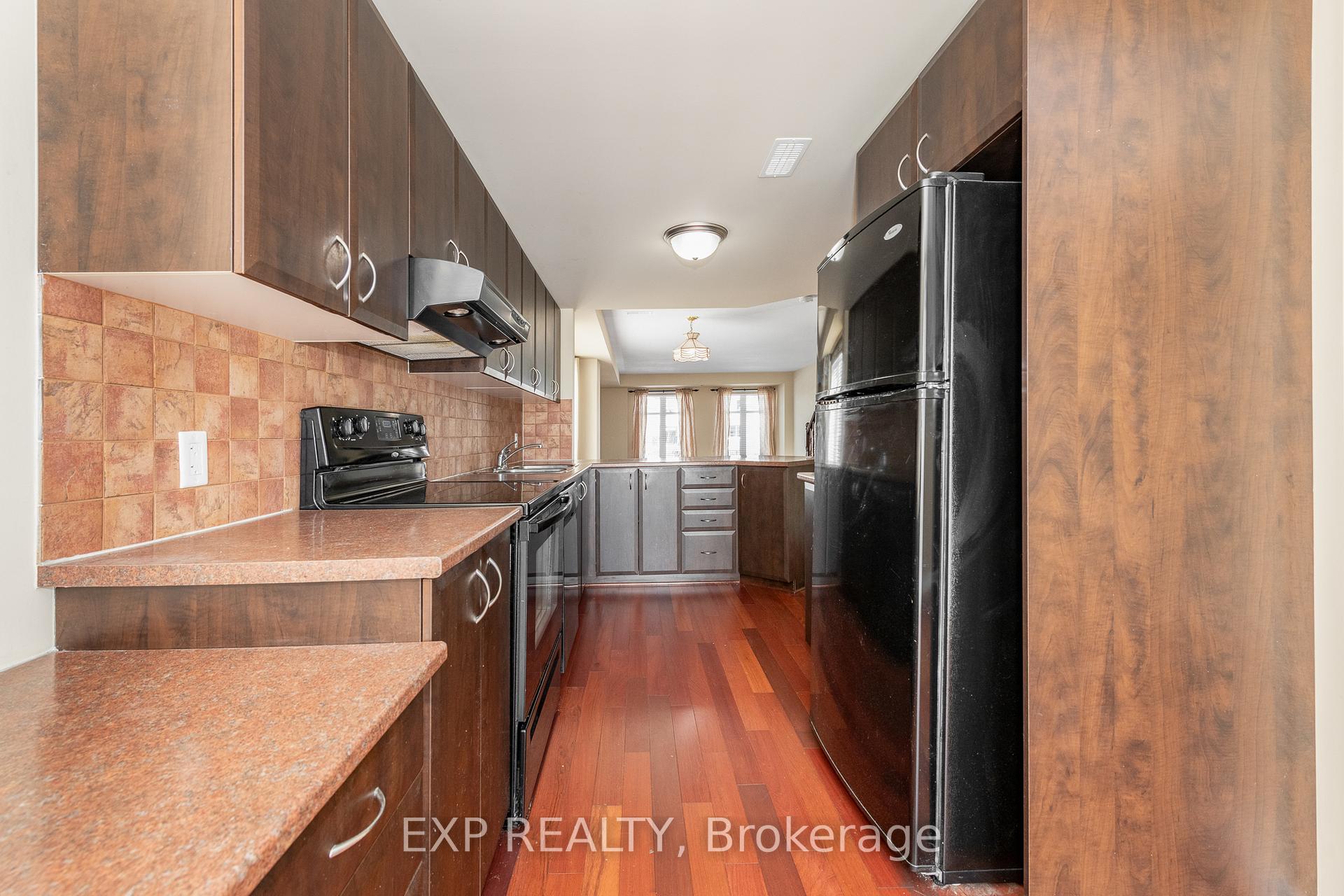 Photo 4 of Unit B, 734 Chapman Mills Drive, Ottawa, Barrhaven - Strandherd — HOMEH