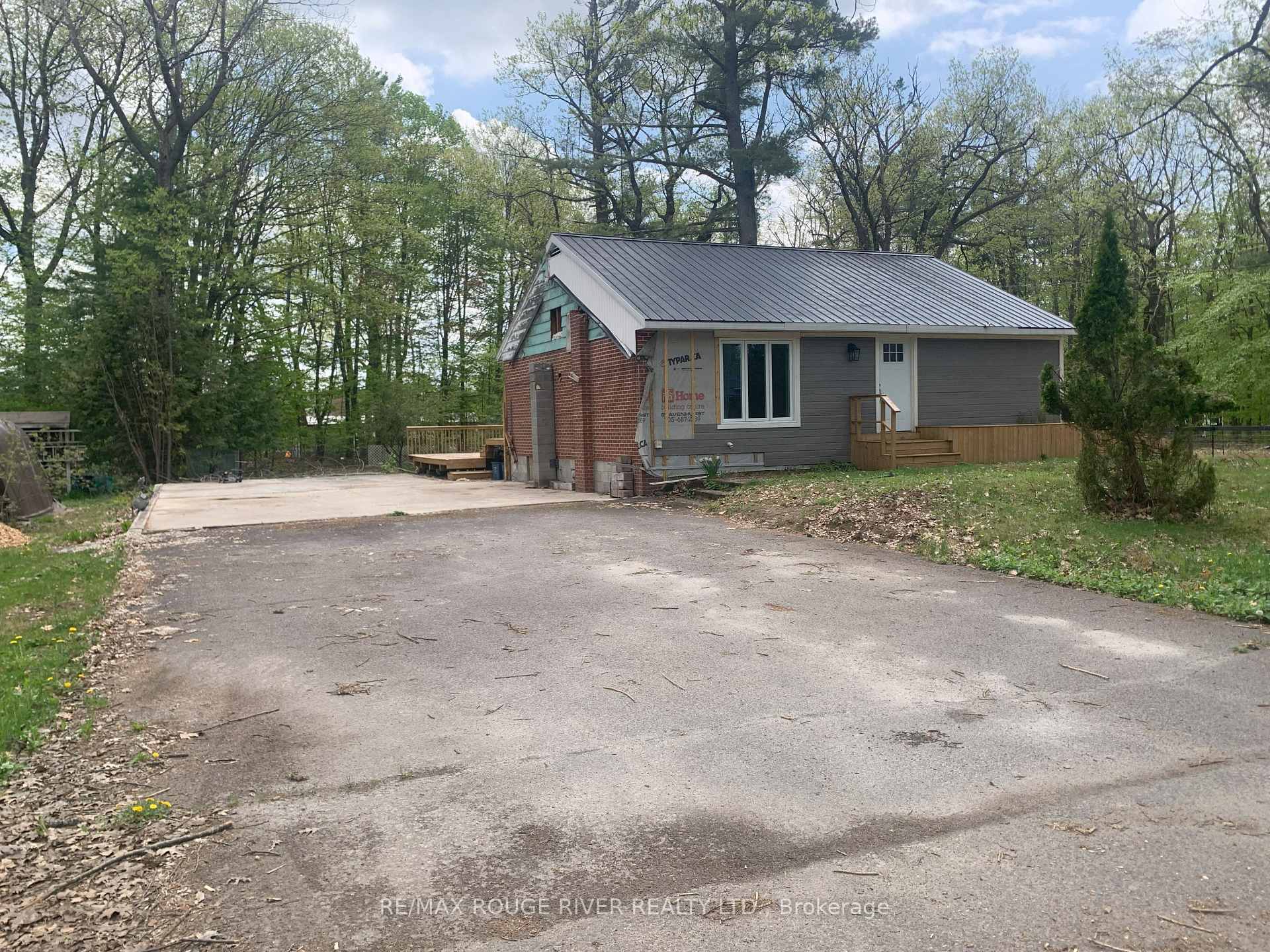 Front of 125 Oakwood Drive