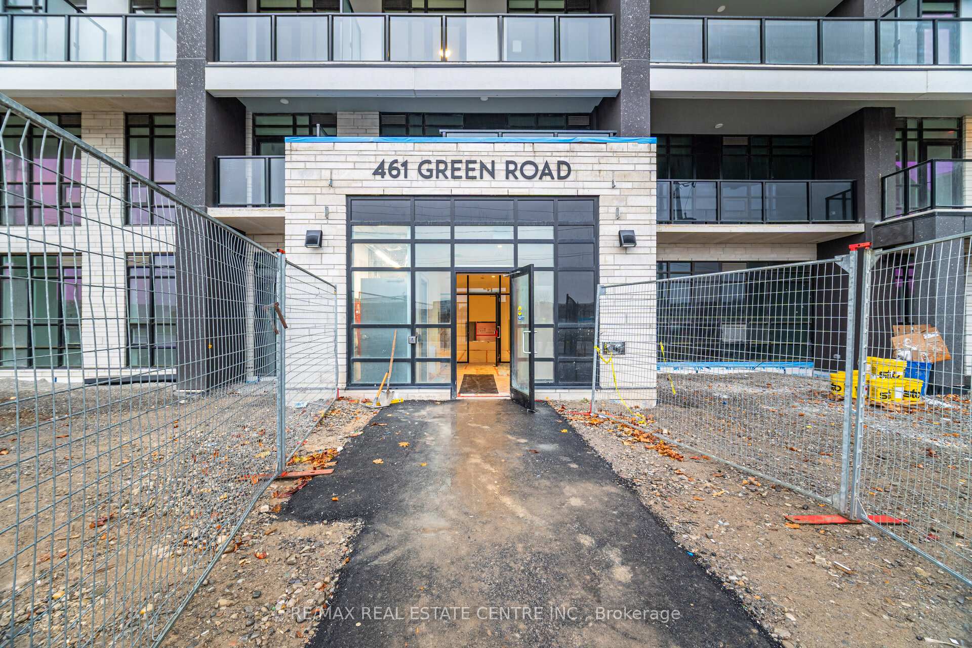 Photo 3 of Unit 405, 461 Green Road, Hamilton, Stoney Creek — HOMEH