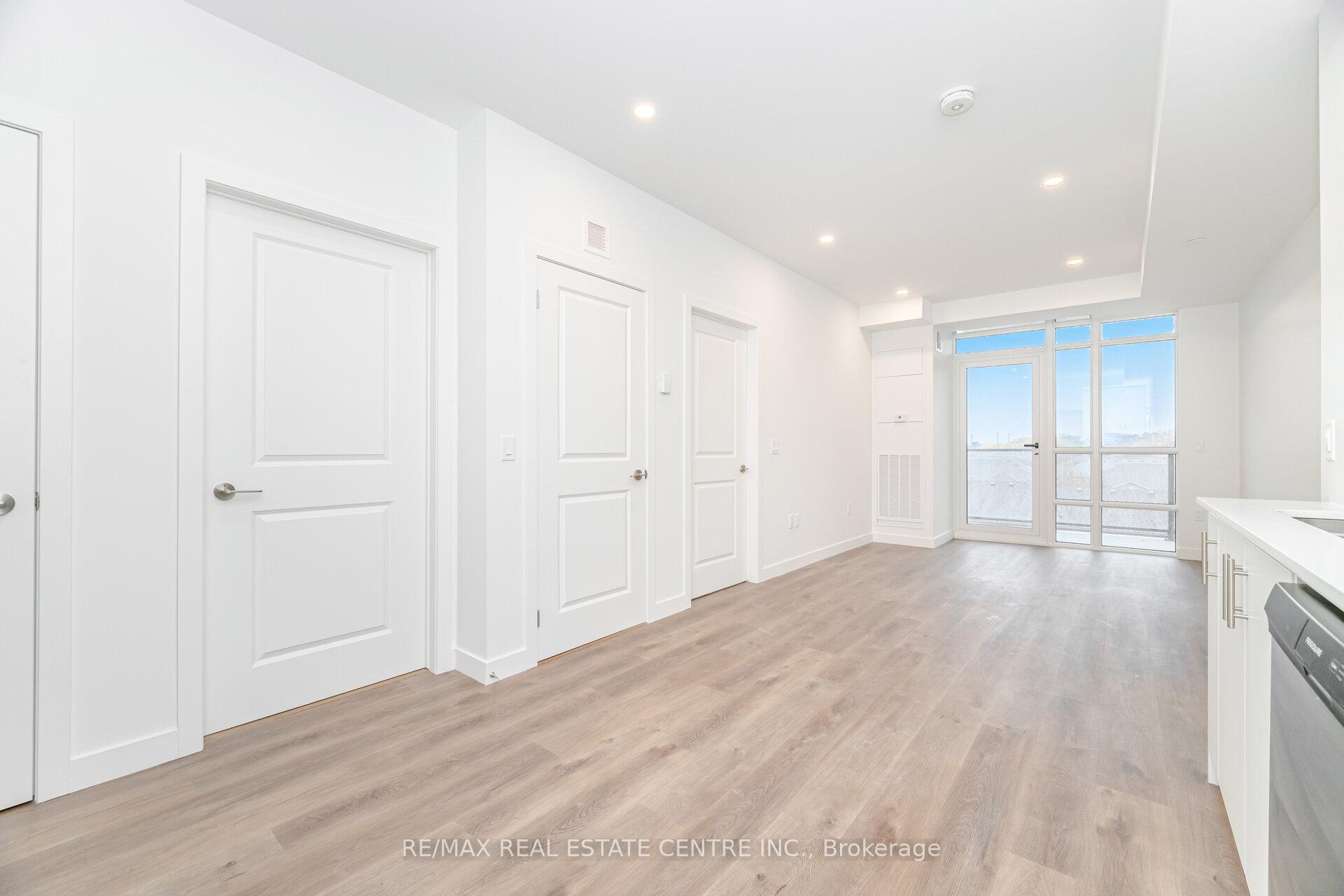 Photo 5 of Unit 405, 461 Green Road, Hamilton, Stoney Creek — HOMEH
