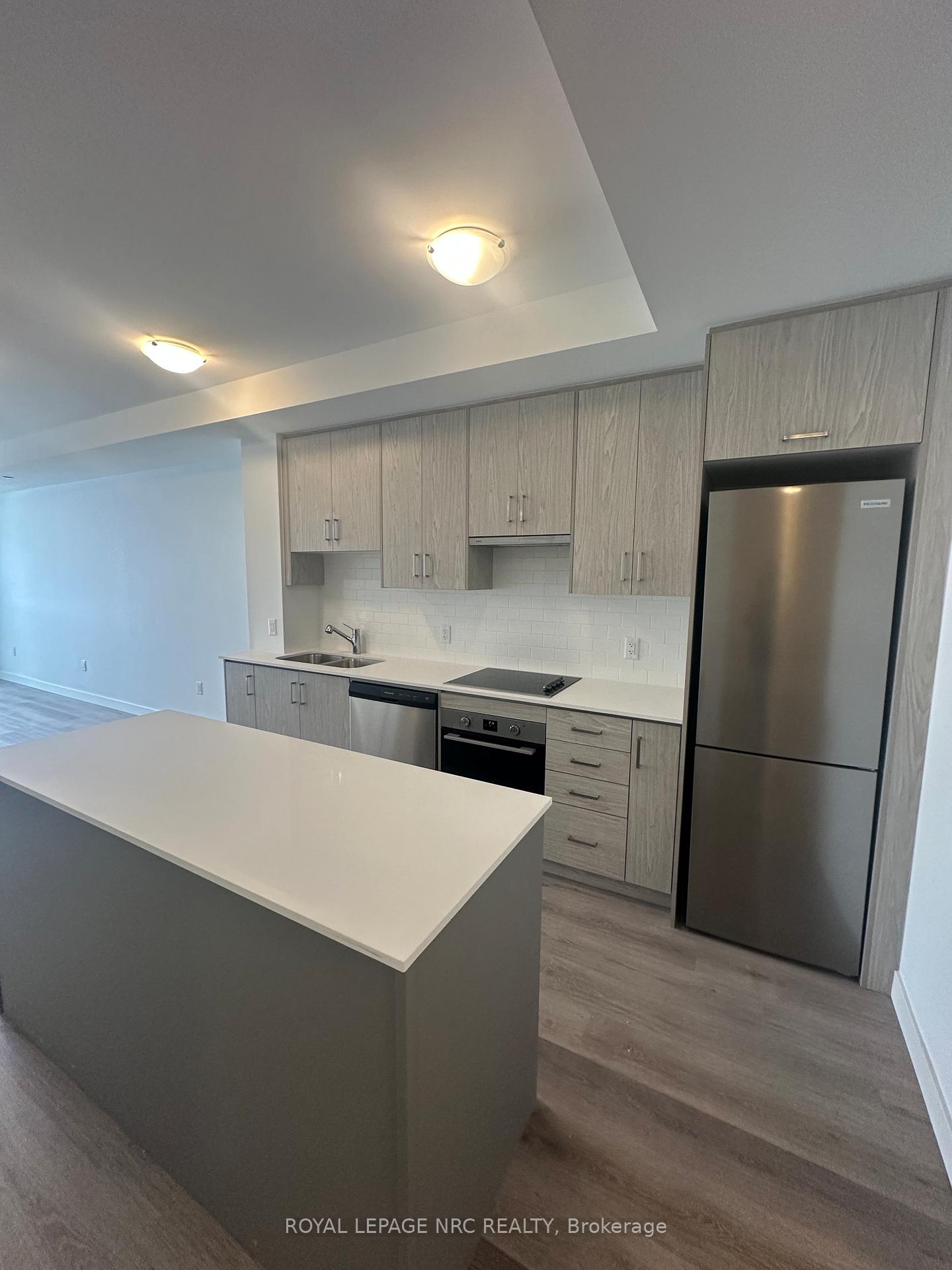 Photo 14 of Unit 313, 461 Green Road, Hamilton, Lakeshore — HOMEH