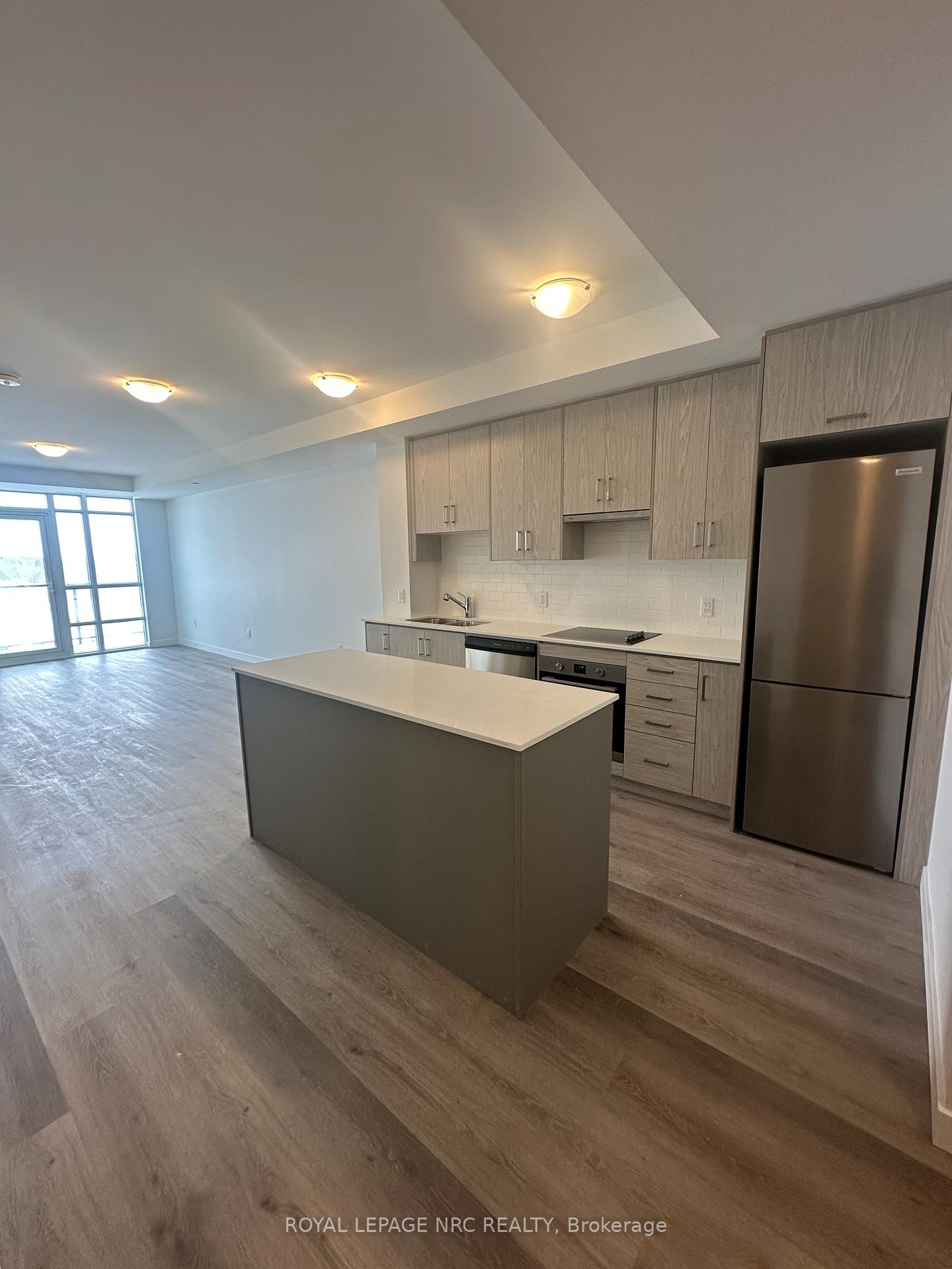 Photo 2 of Unit 313, 461 Green Road, Hamilton, Lakeshore — HOMEH
